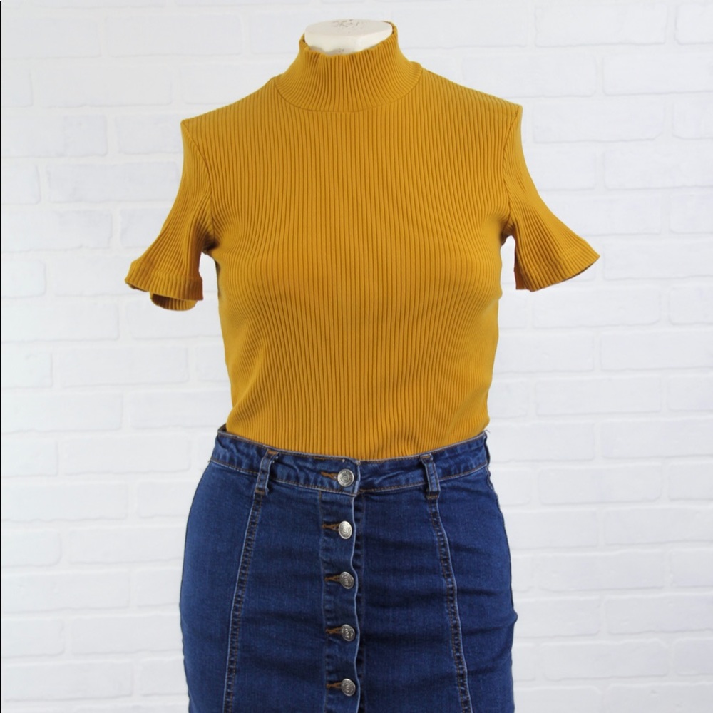 Vintage mustard yellow turtle neck